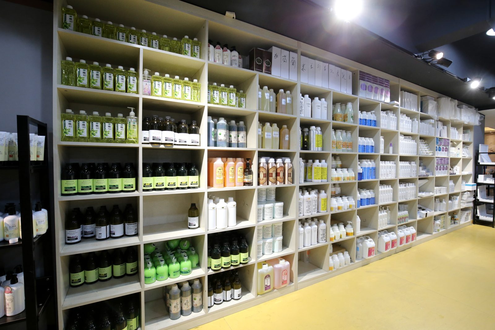 Warehouse aisles